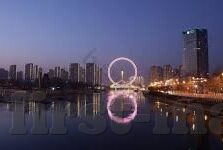 亚洲av午夜福利精品香蕉麻豆-窥探夜光下的匿名世界，探索网络内容创作的多样性
